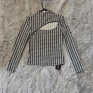 SHEIN Black and White Houndstooth Long Sleeve Top